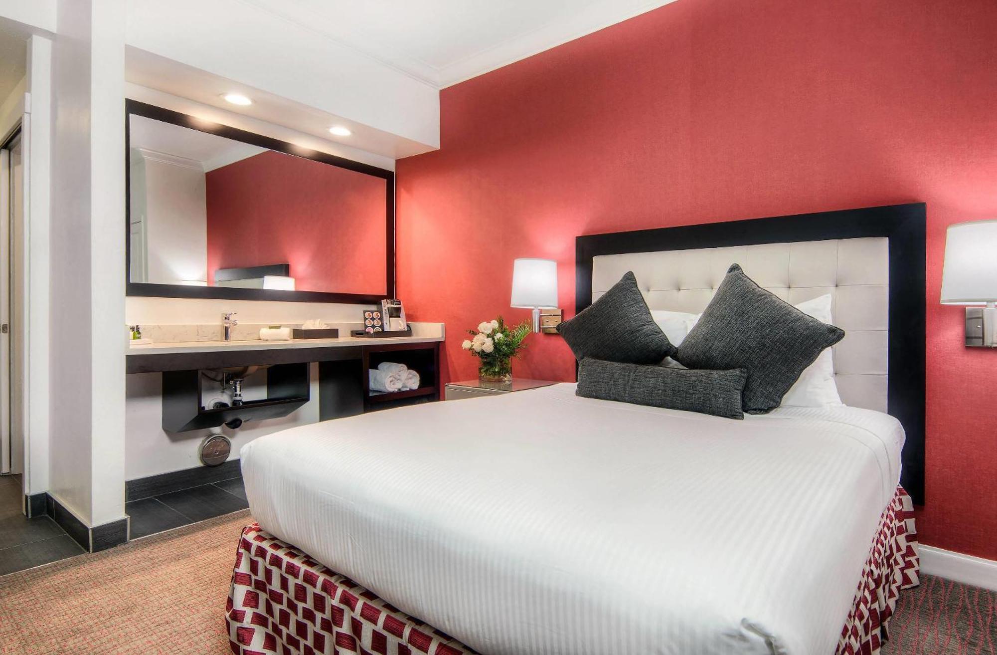 Aggie Inn, Ascend Hotel Collection Davis Bagian luar foto